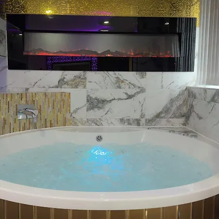 Azura * Bradford (West Yorkshire)